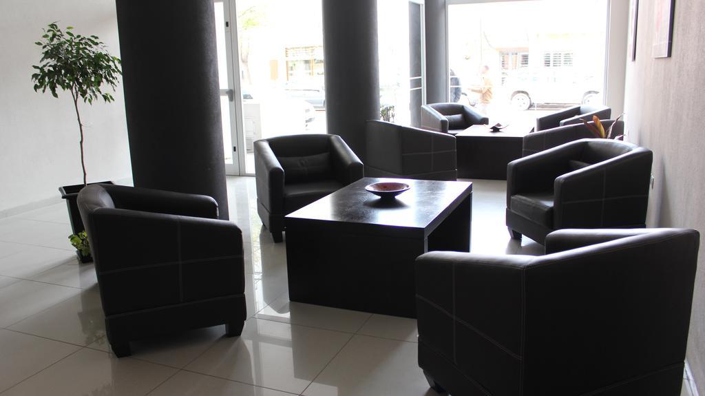 ניוקואן Hotel Neu 354 מראה חיצוני תמונה