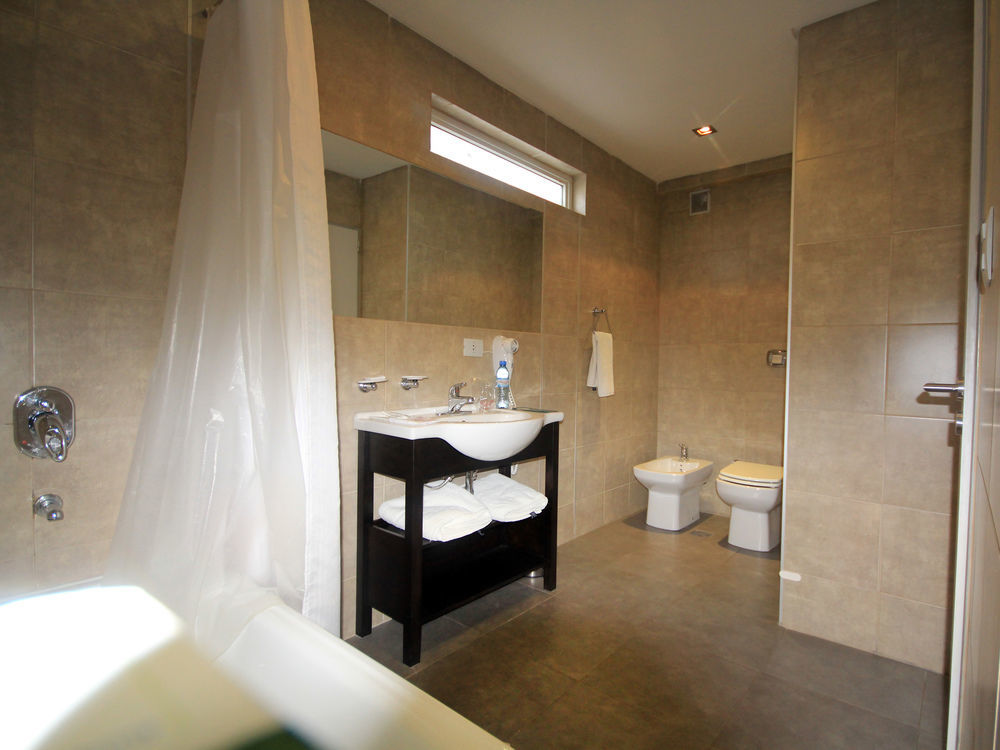 ניוקואן Hotel Neu 354 מראה חיצוני תמונה